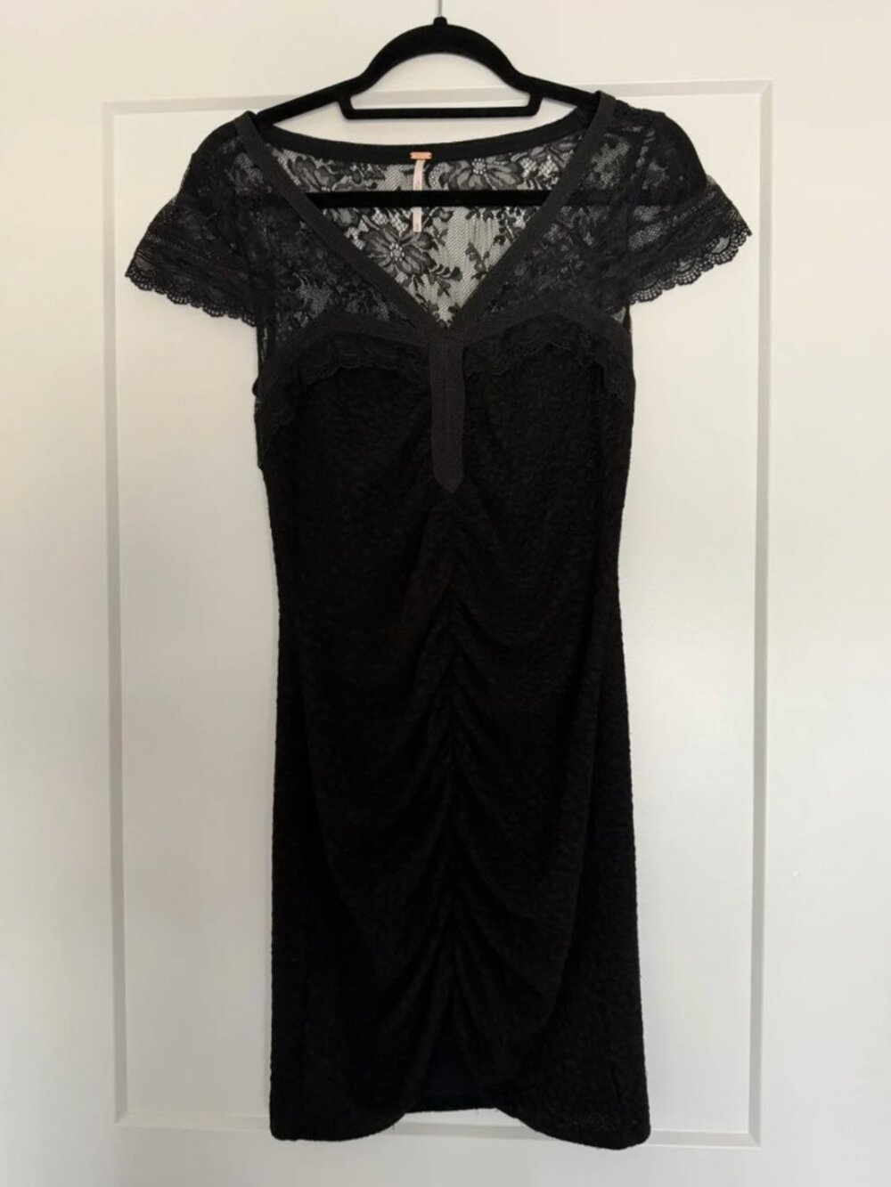 Free People Black Lace Cap Sleeve Mini Dress Size S Ruched Bodycon Night Out